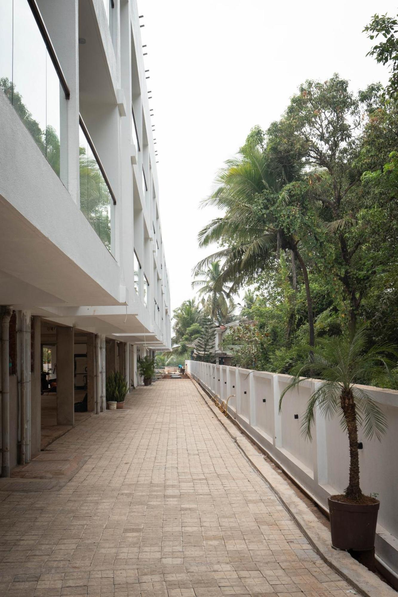 Mistral By The Sea Aparthotel Benaulim Bagian luar foto